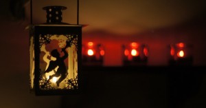 lantern-84160_640-640x336